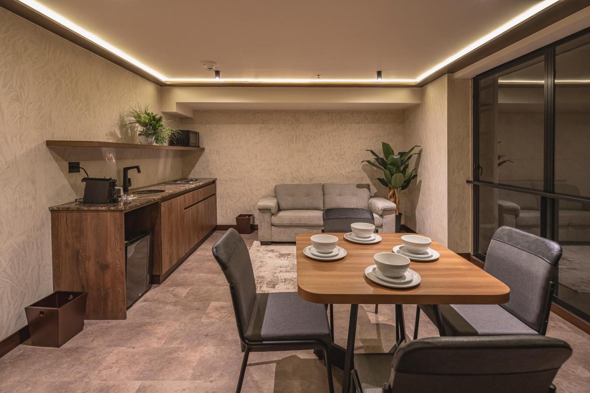 Golden Valley Hotel Медельин Экстерьер фото