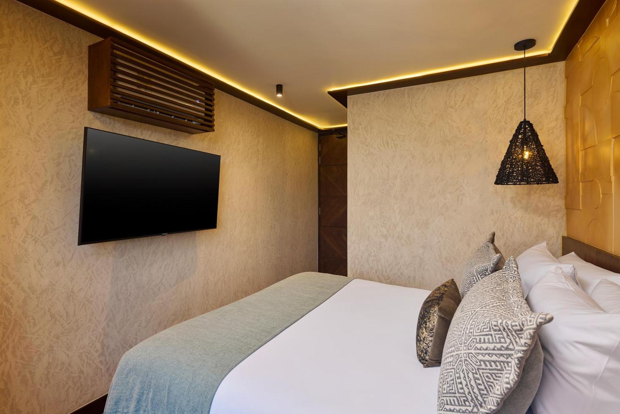 Golden Valley Hotel Медельин Экстерьер фото
